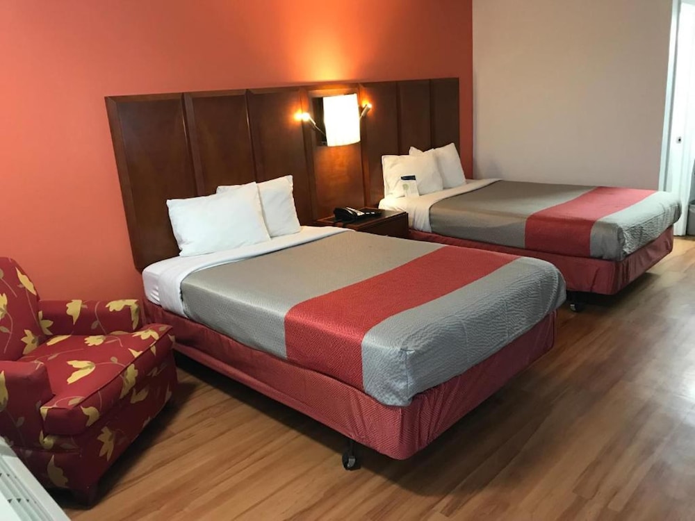 Motel6 Van Buren, AR 26/53