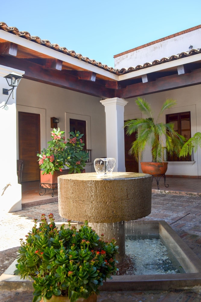 POSADA SANTA RITA 4/35