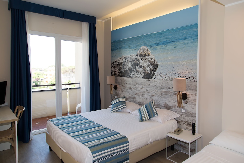 Superior, Double or Twin Bed, Hotel Life 2/6