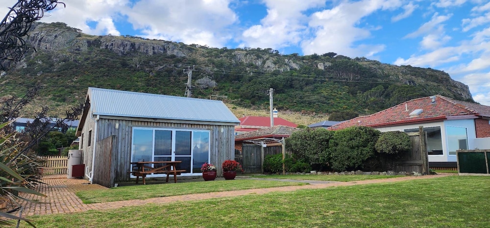 STANLEY VILLAGE WATERFRONT ACCOMMODATION 10/70