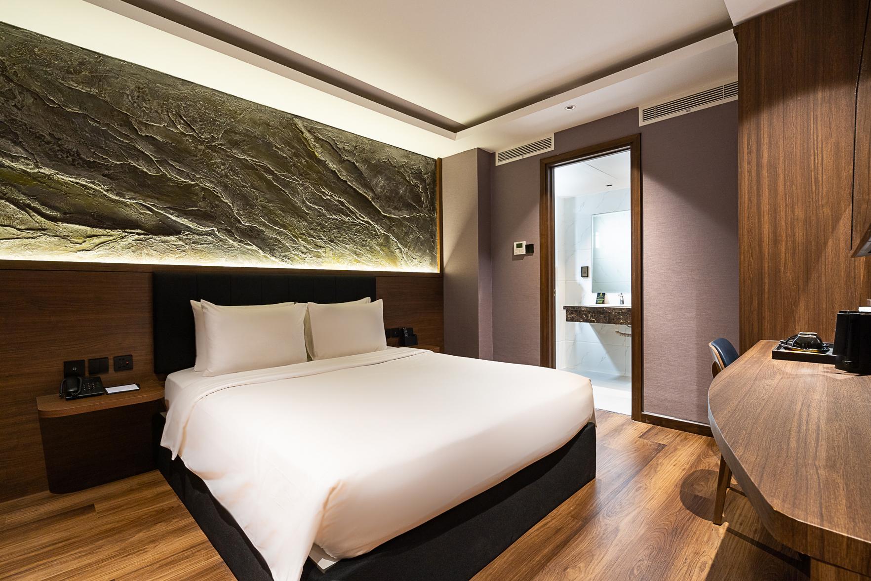 Superior, No Window, Bathtub