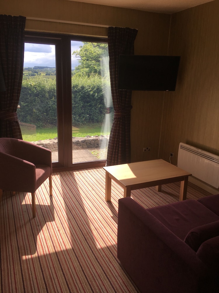 The Dog and Partridge Country Inn 20/50