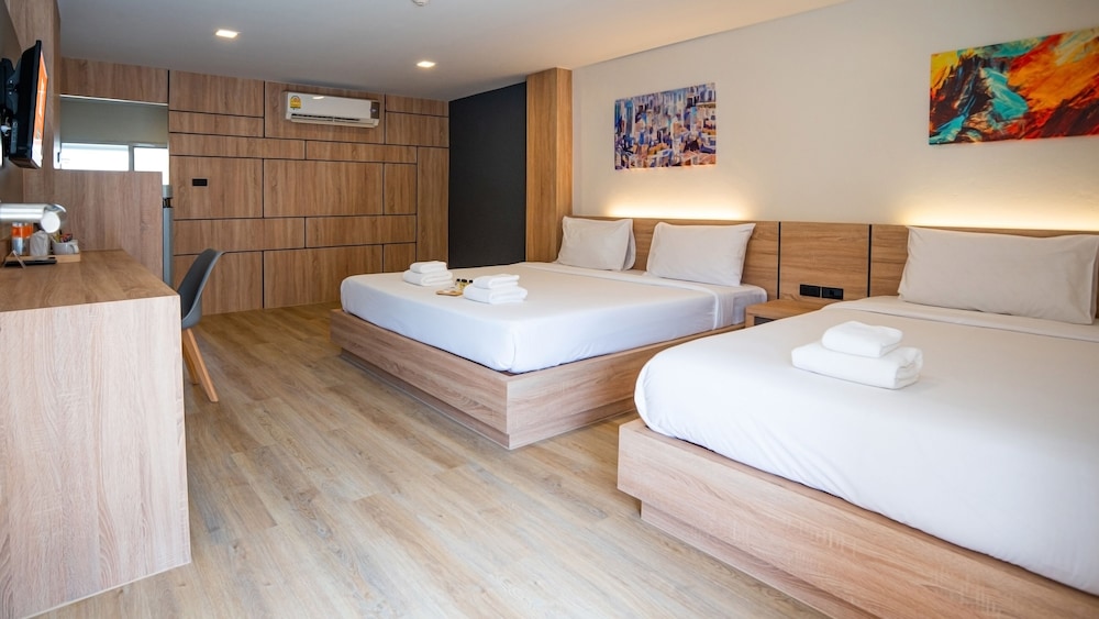 B2 Korat Night Market Boutique & Budget Hotel 10/19