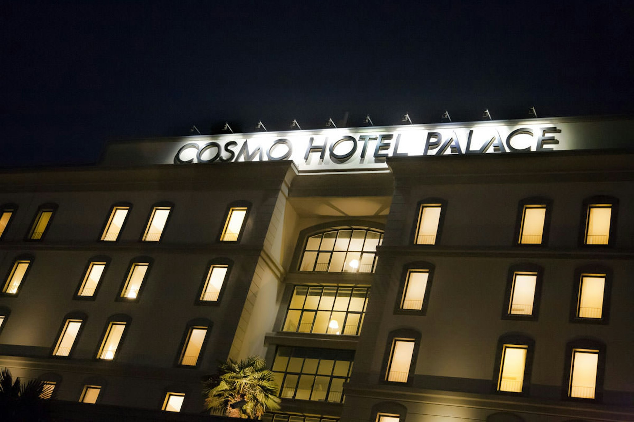 COSMO HOTEL PALACE 1/62