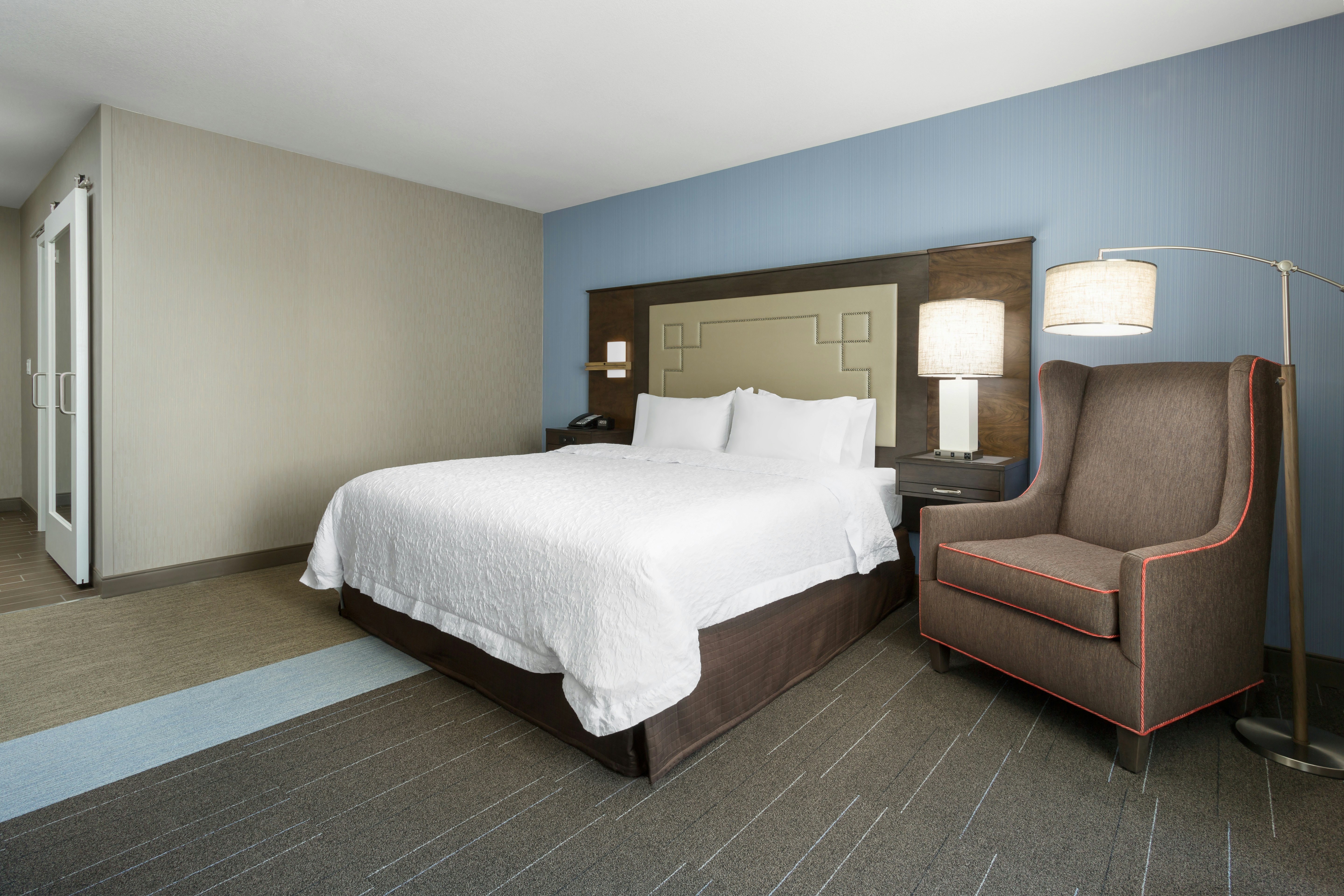 Hampton Inn & Suites Napa 15/64