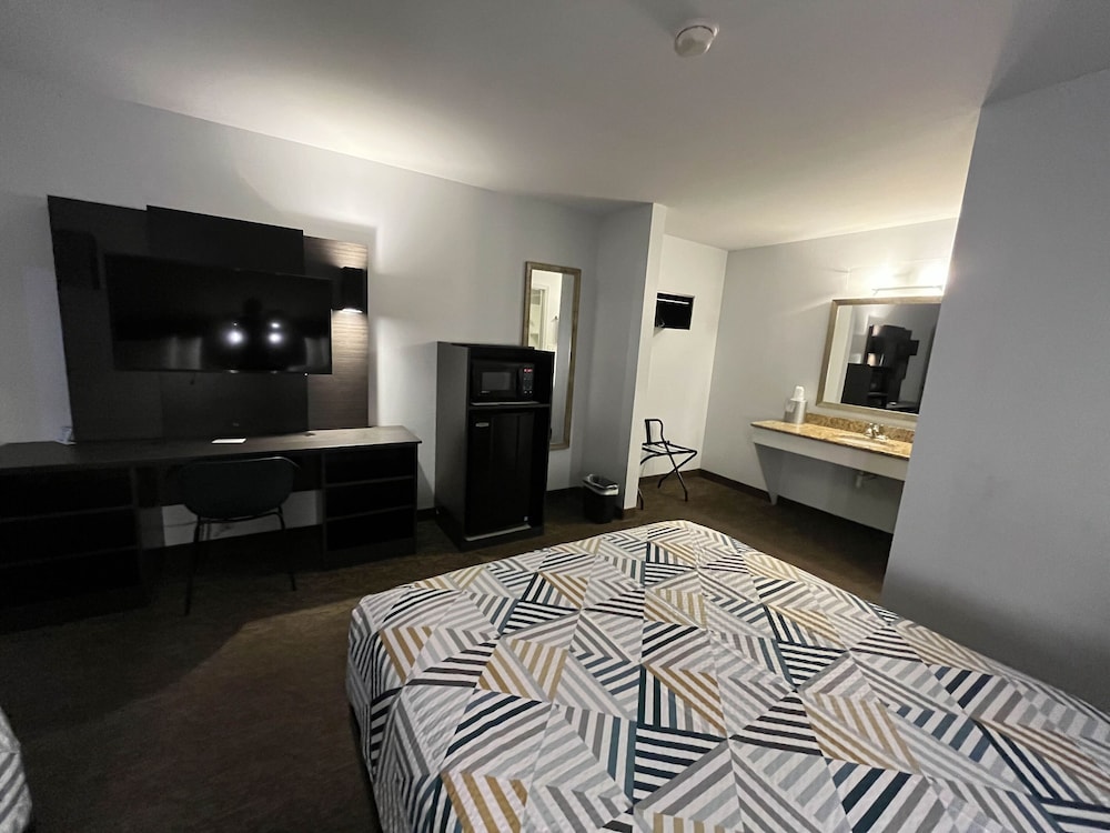 Motel6 Junction, TX - Llano River 40/60