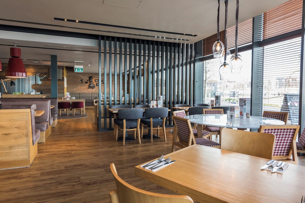 Premier Inn Birmingham South Longbridge 21/38