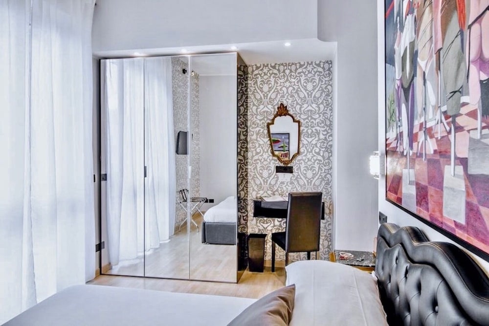 Aiello Rooms 15/37