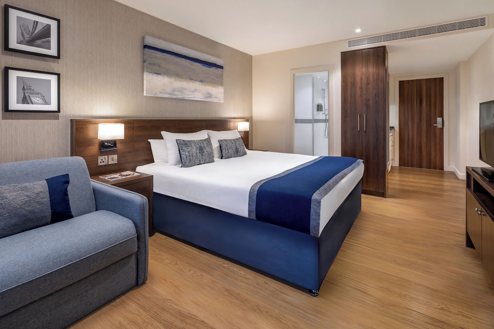 PREMIUM, STUDIO, KING BED