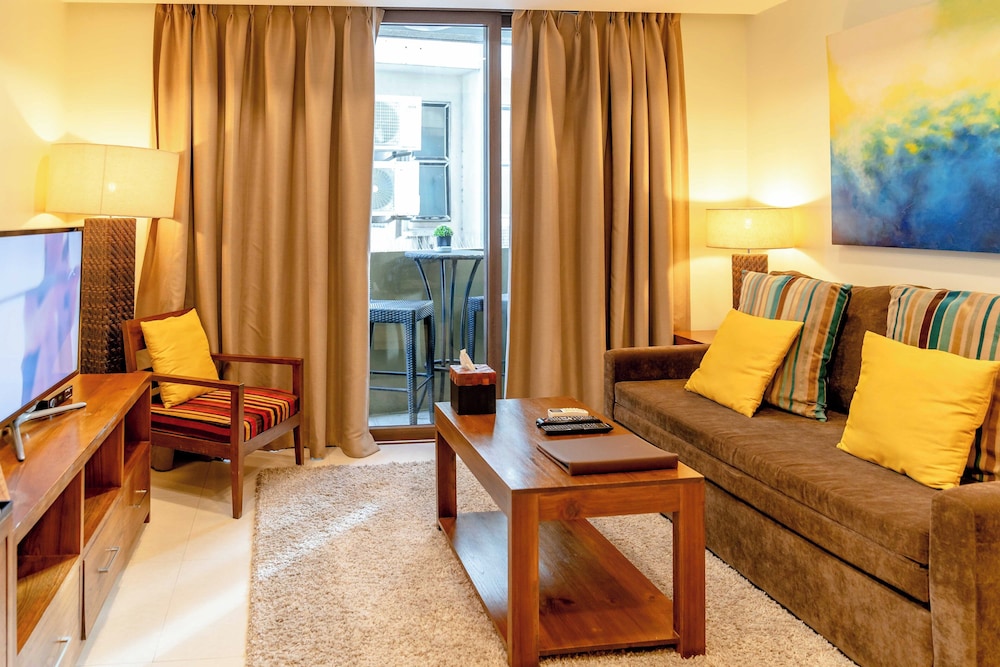 The Somerset Hotel 37/56