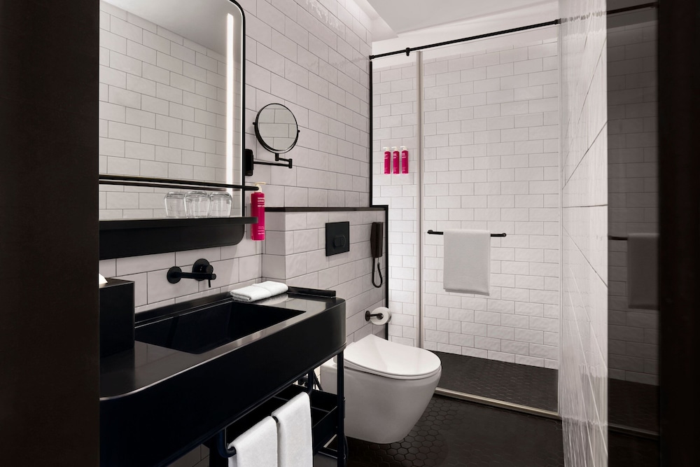 Moxy Mumbai Andheri West 40/40