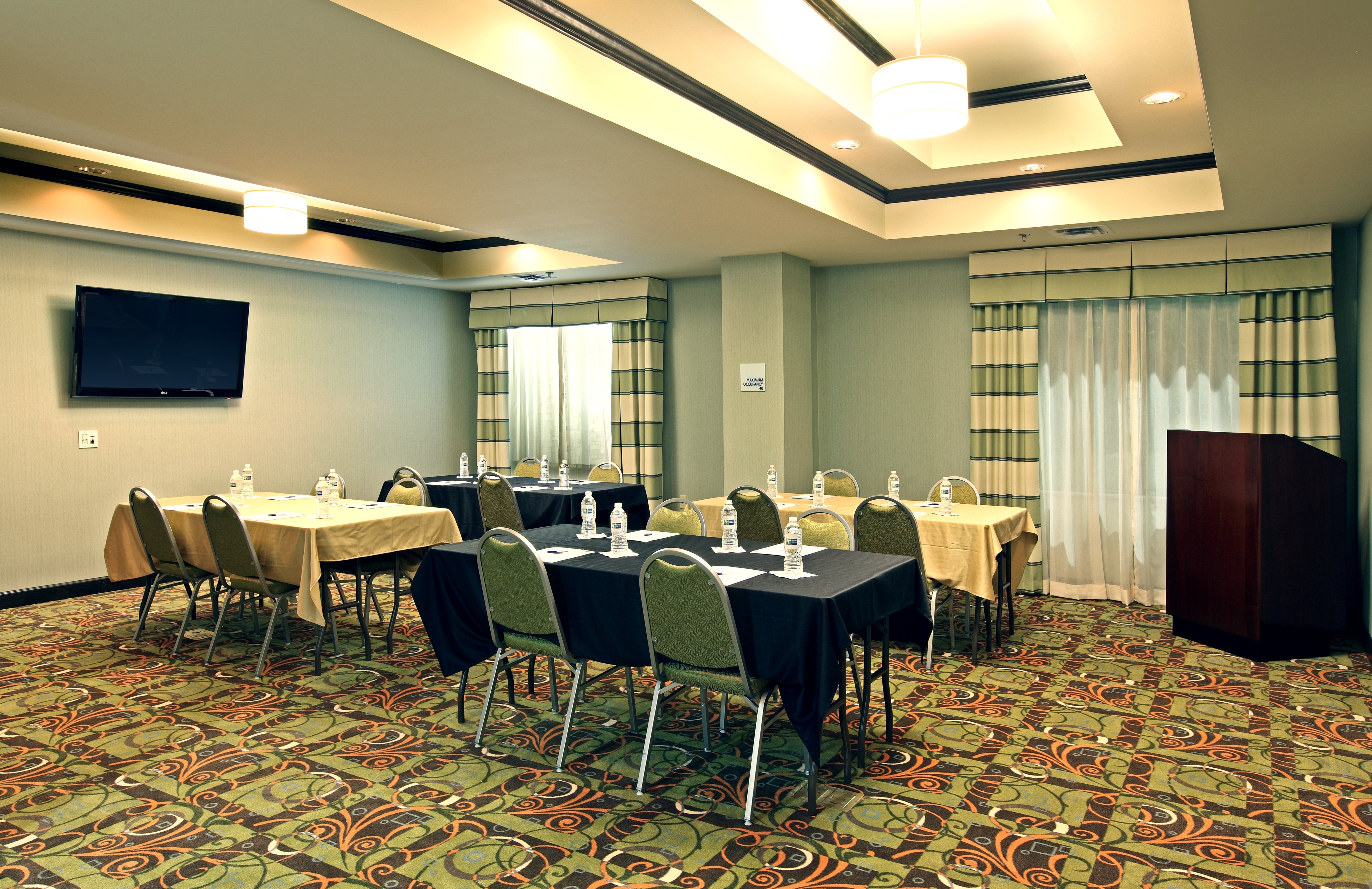 Holiday Inn Express Suites Maumelle Little Rock Nw 36/42
