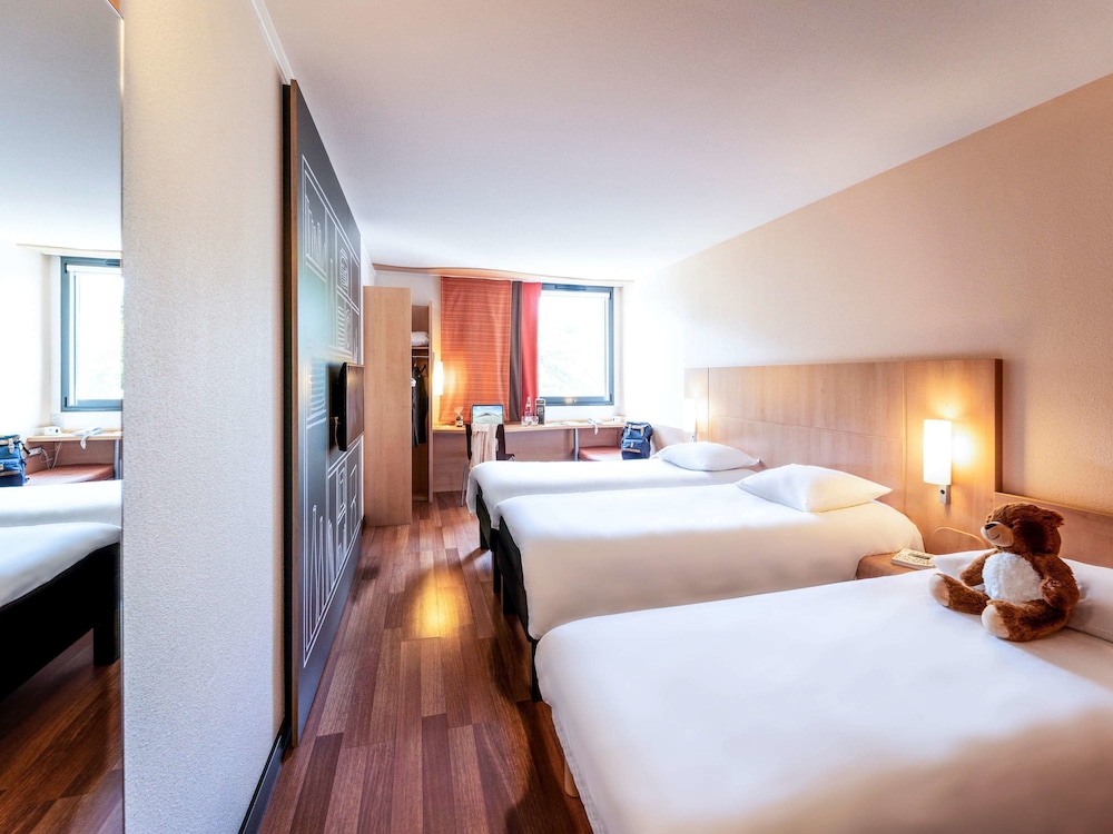 Ibis Sarlat 23/74