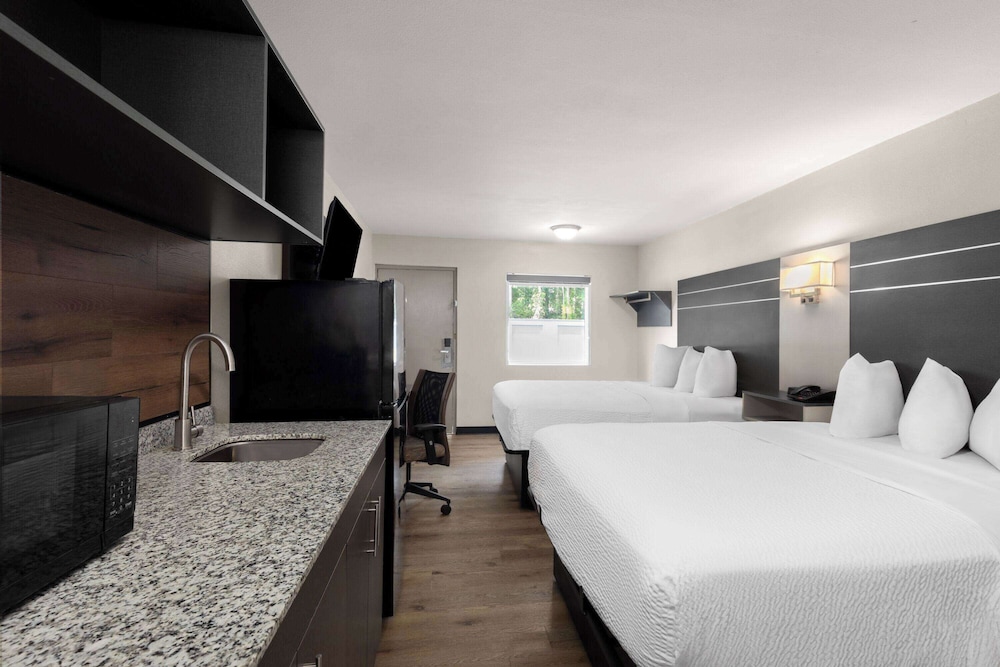 Baymont by Wyndham Dothan 20/48