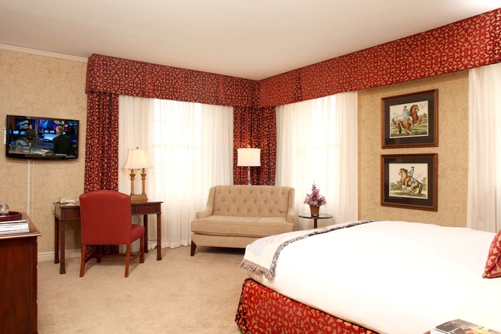 The Brown Hotel 18/61
