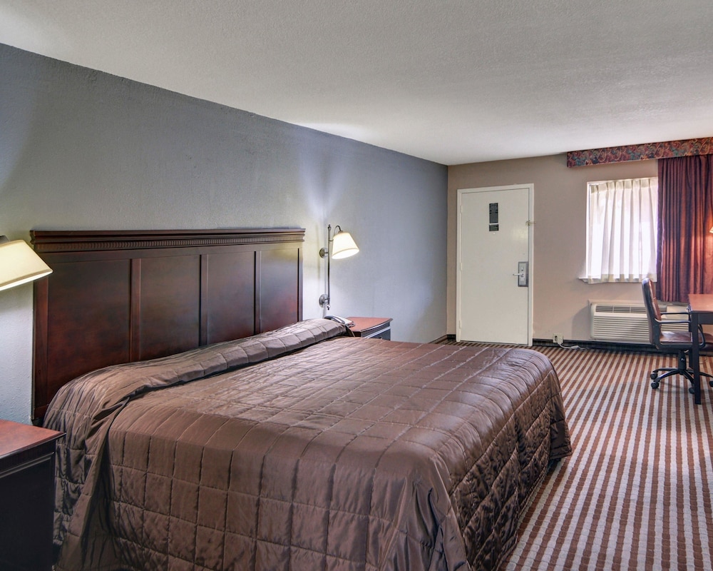 Rodeway Inn Gainesville I-35 10/19