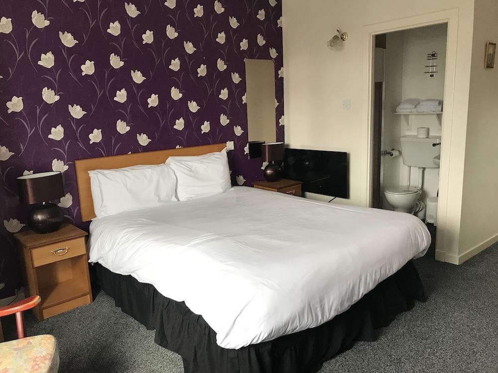 Family, 1 Double and 1 Single Bed