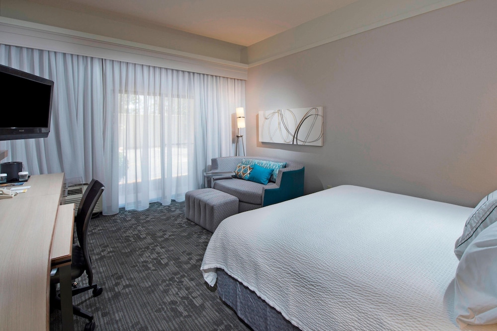 Courtyard By Marriott Dothan 10/46