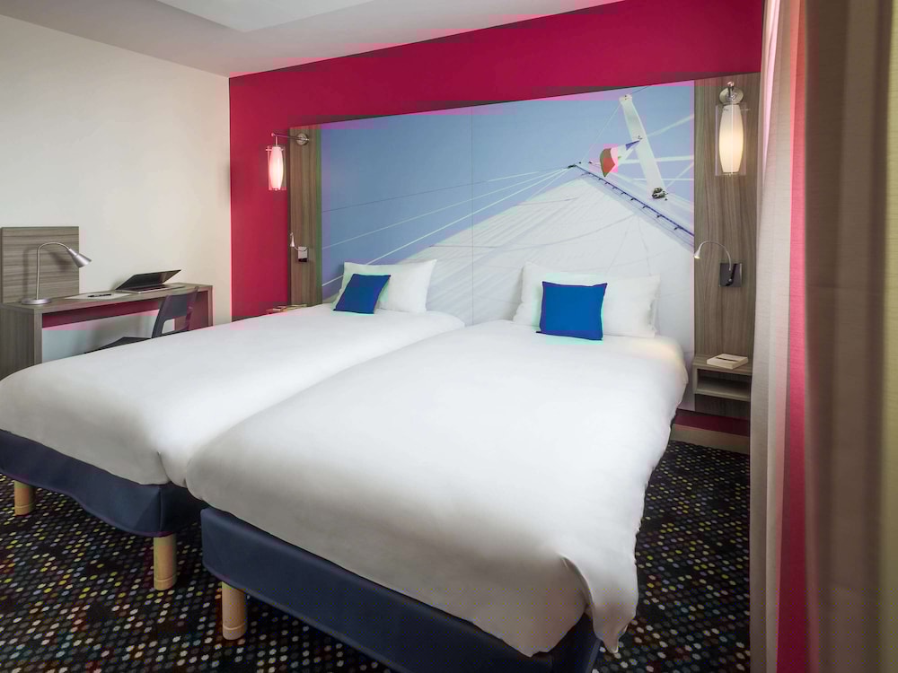 IBIS STYLES SAINT GILLES CROIX DE VIE 12/77