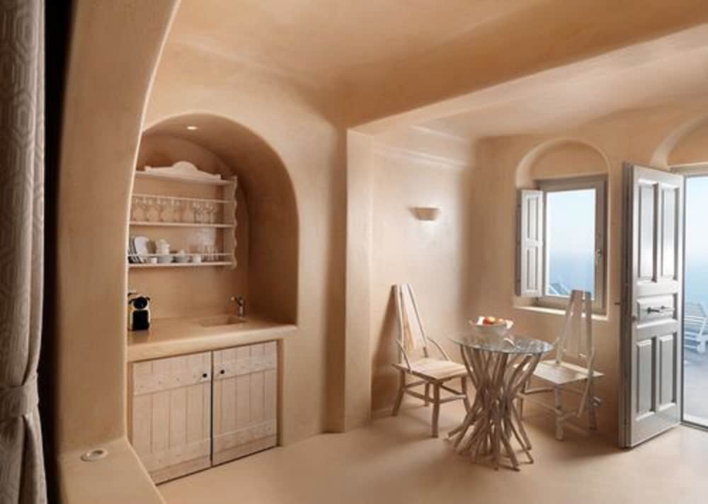 Dome Santorini Resort 20/46
