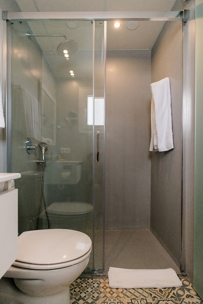 Hostal Menurka 46/50