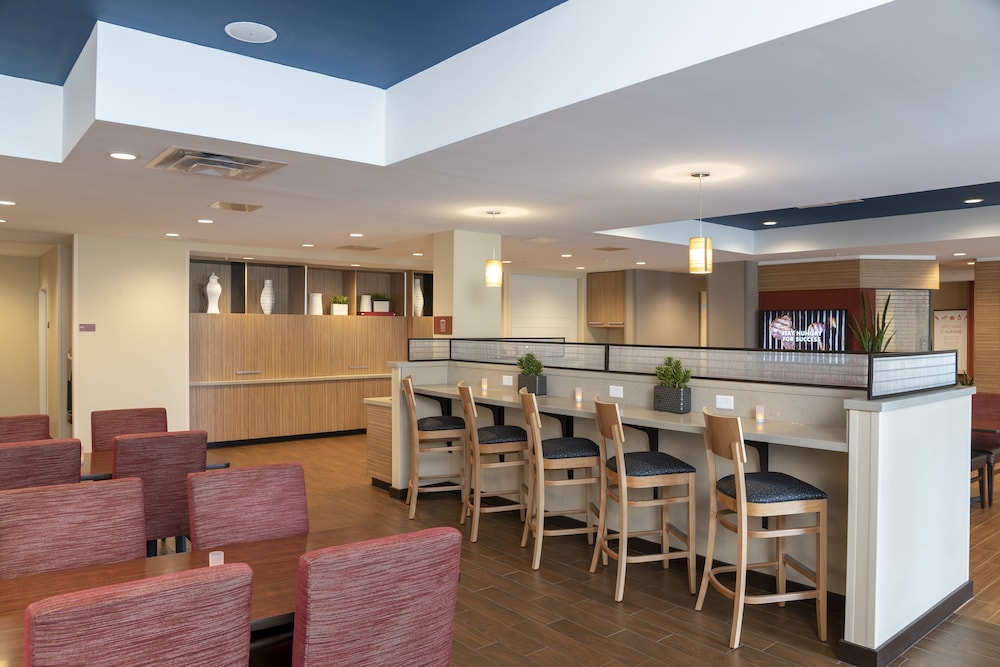 TownePlace Suites by Marriott Louisville North 32/40