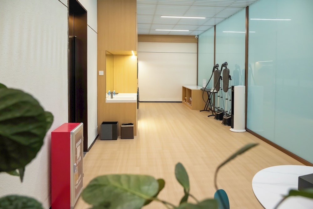 LN Dongfang Hotel Pazhou 31/60