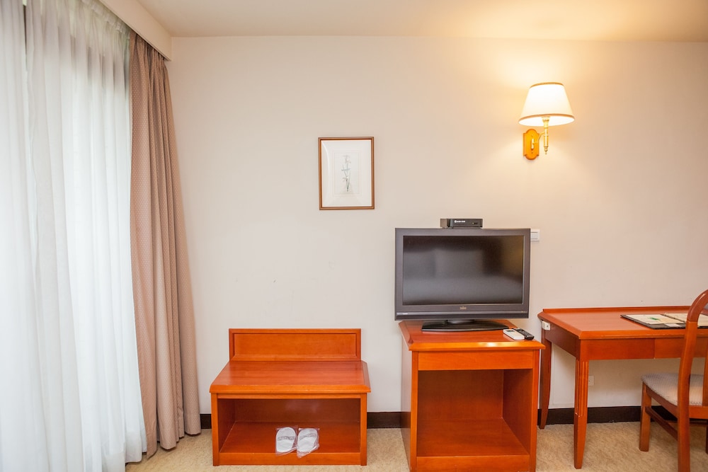 Landis Inn Lotung 64/73