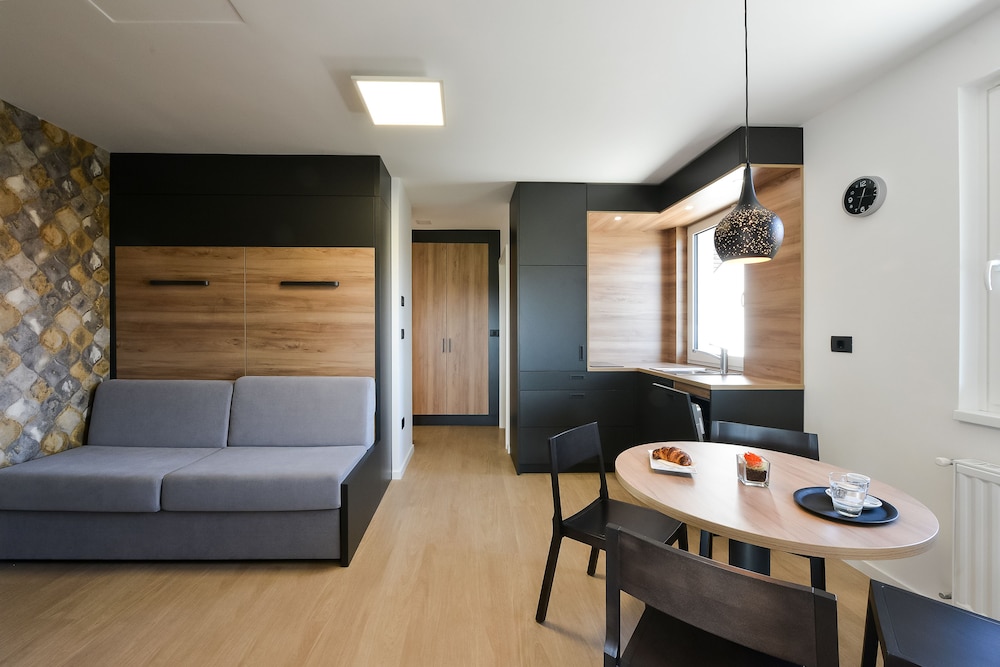 Ahotel Ljubljana 17/31
