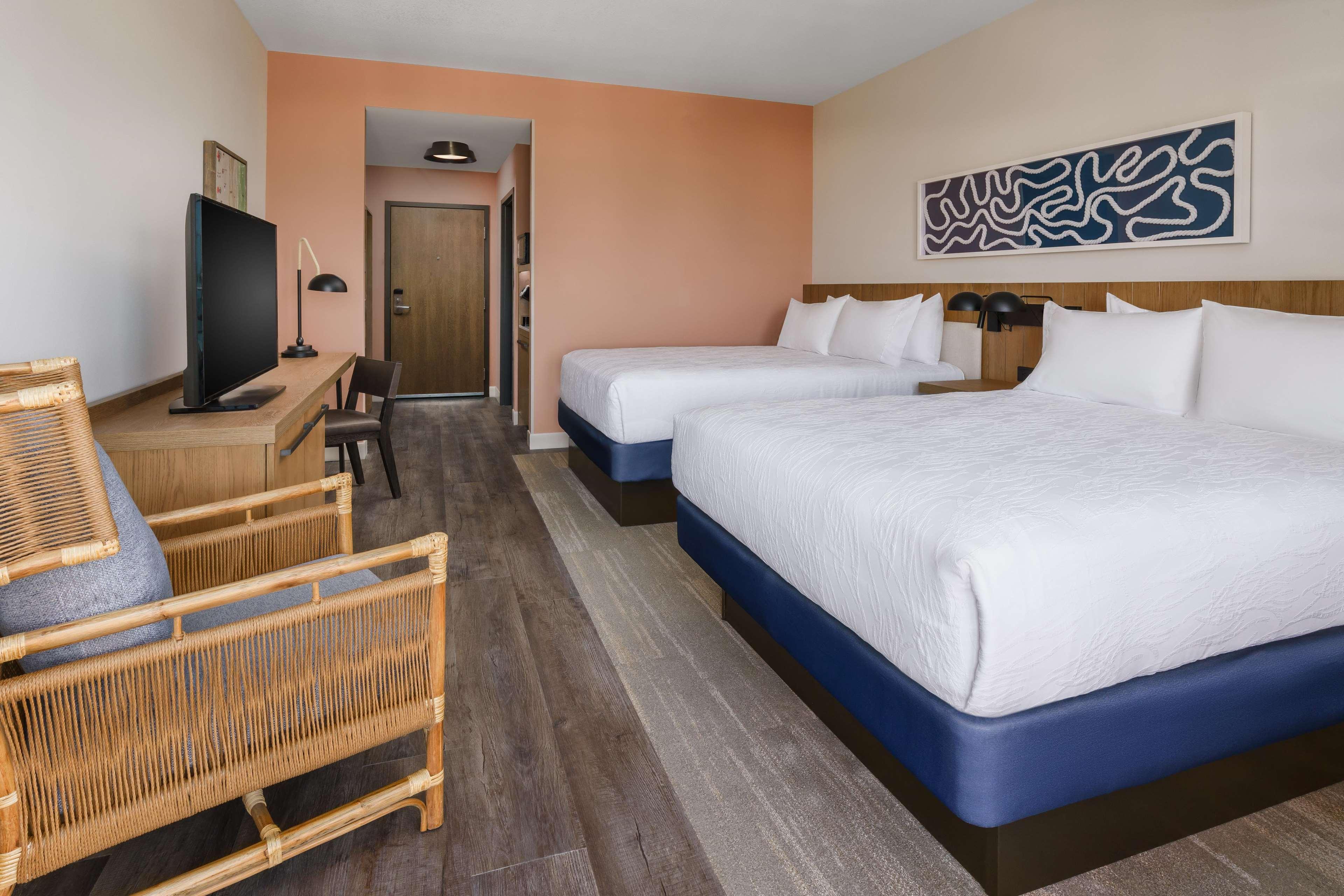Room, 2 Queen Beds, Balcony or Patio, Accessible