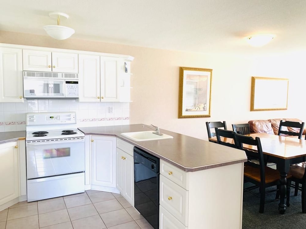 Mountain View Suites at Fairmont Hot Springs 40/63