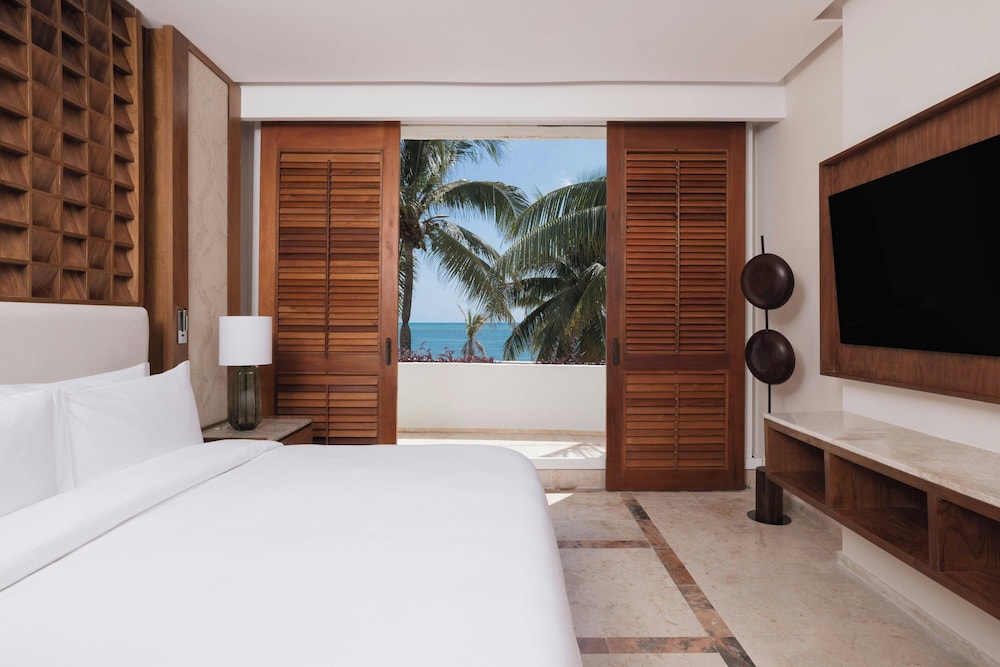Master, Suite, King Bed, Ocean Front