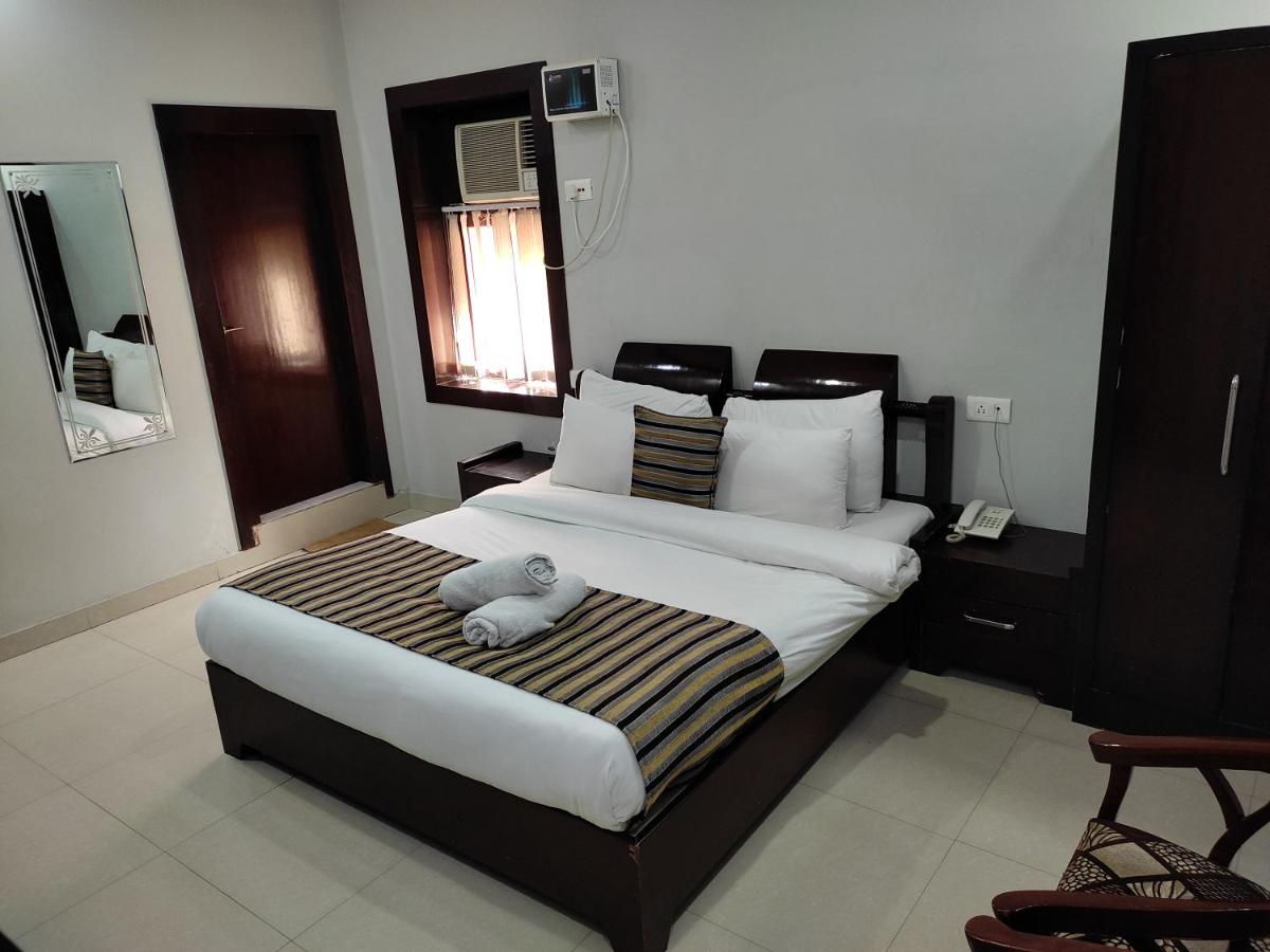 HOTEL KRISHNA JI 33/67