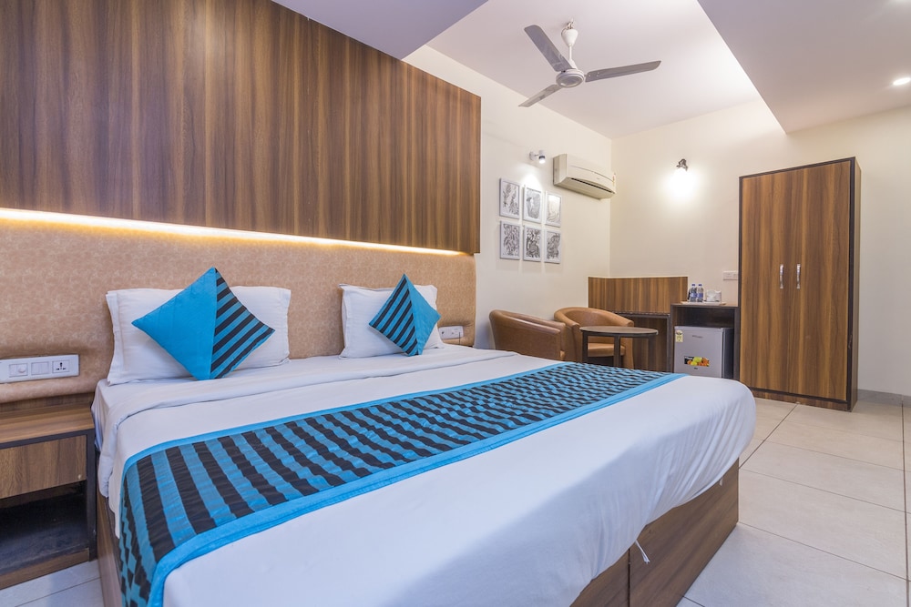 RUPAM HOTEL 30/72
