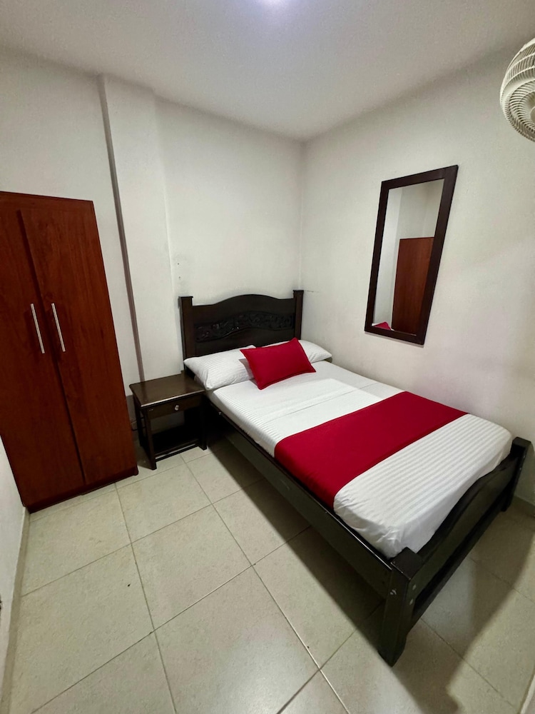 Deluxe, Double Bed
