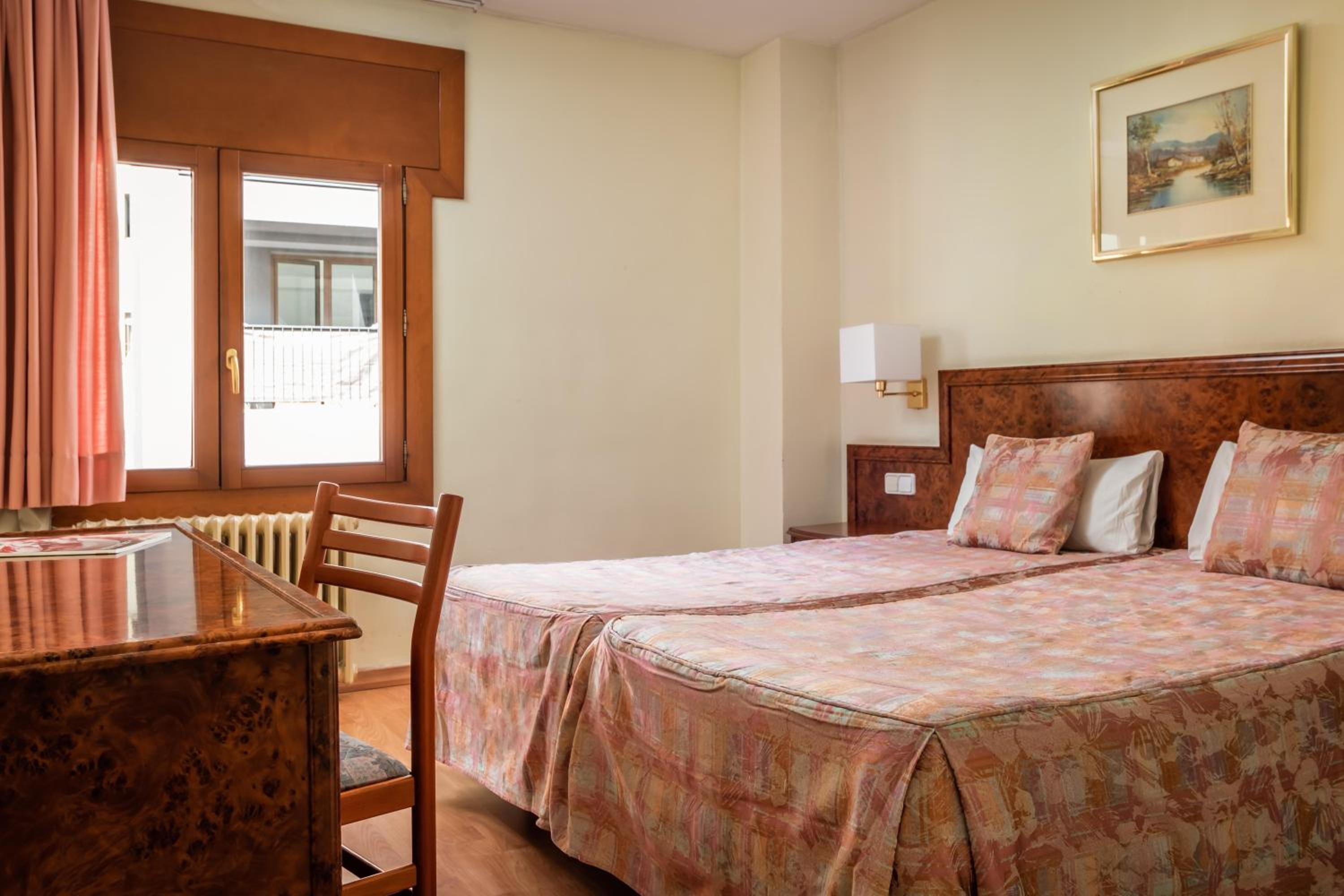 Room, Double or Twin Bed