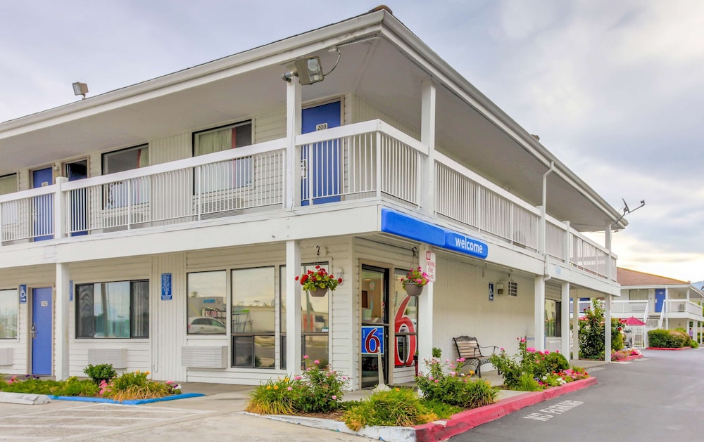 Motel6 Medford, OR - North in MEDFORD - OR