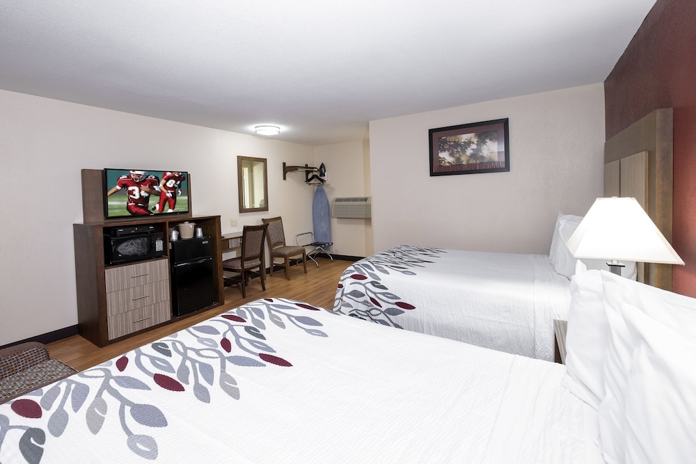 Red Roof Inn Neptune 7/34