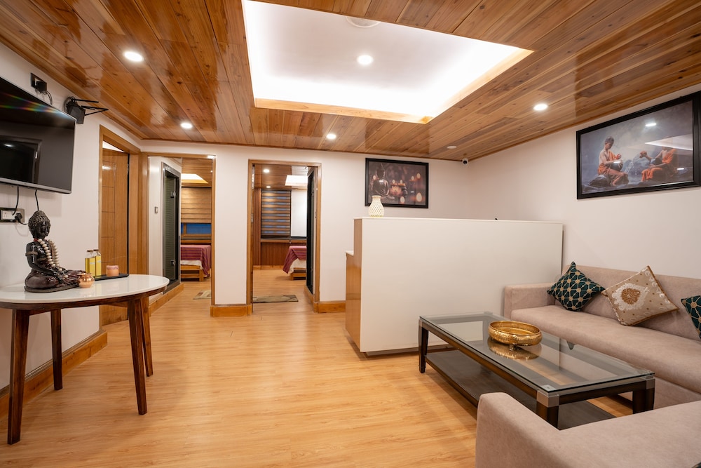 Summit Grand Resort & Spa Gangtok 10/18