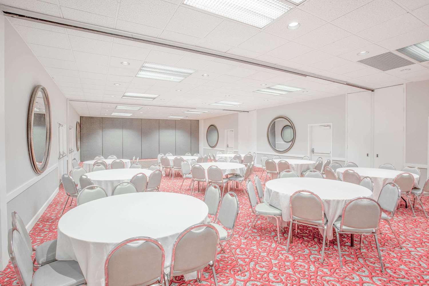 Ramada By Wyndham Barstow 28/36
