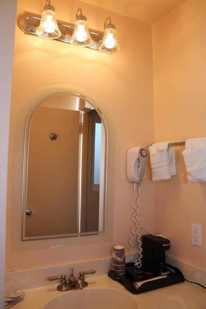 Budget Inn 40/66