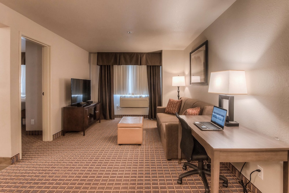 Best Western Plus Yakima Hotel 38/61