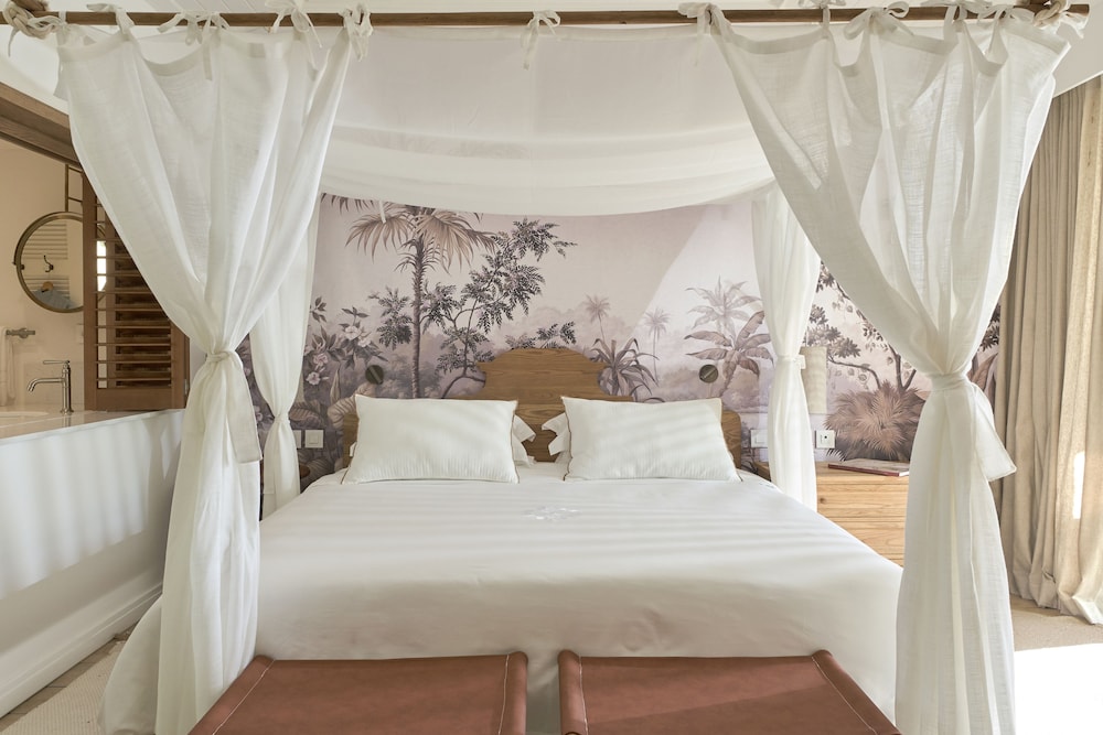 Senior, Suite, Double Bed
