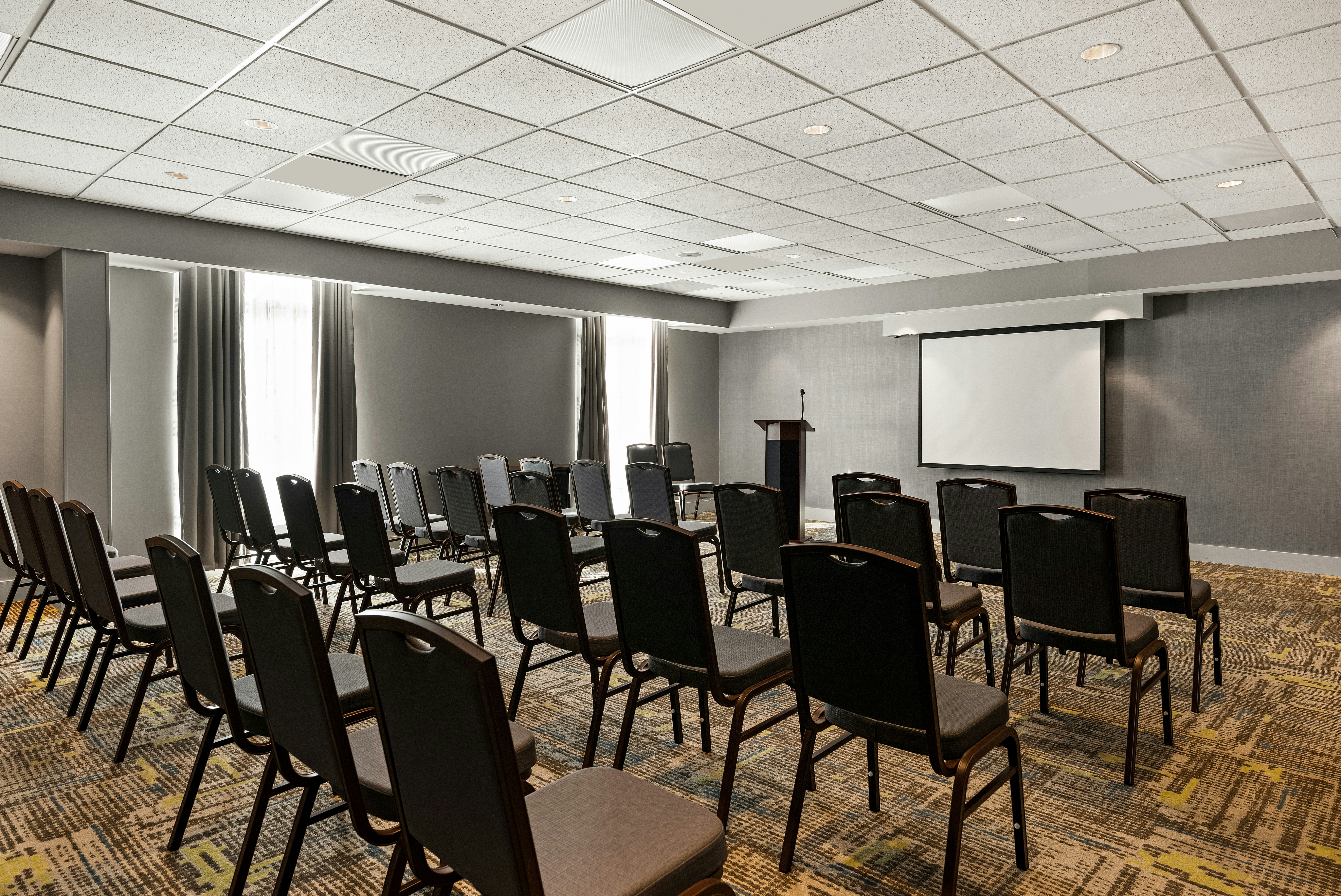 Hampton Inn & Suites Poughkeepsie 51/54