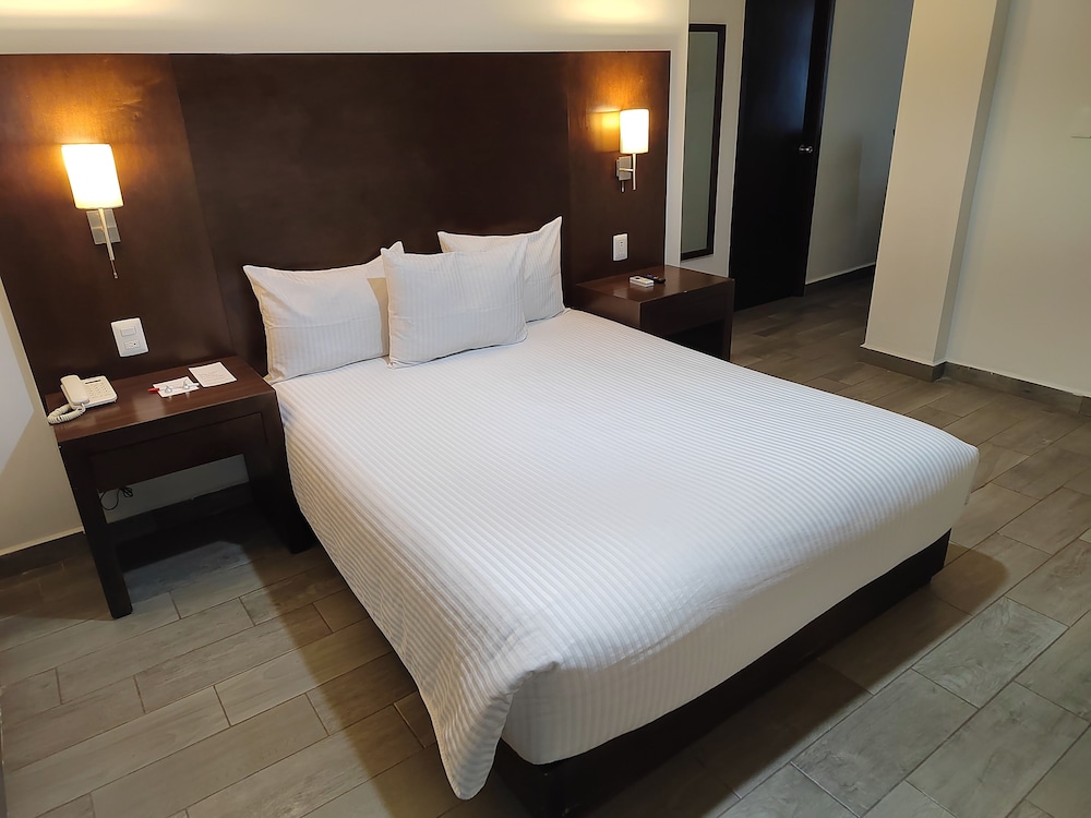 Ramada by Wyndham Tampico Centro 25/56