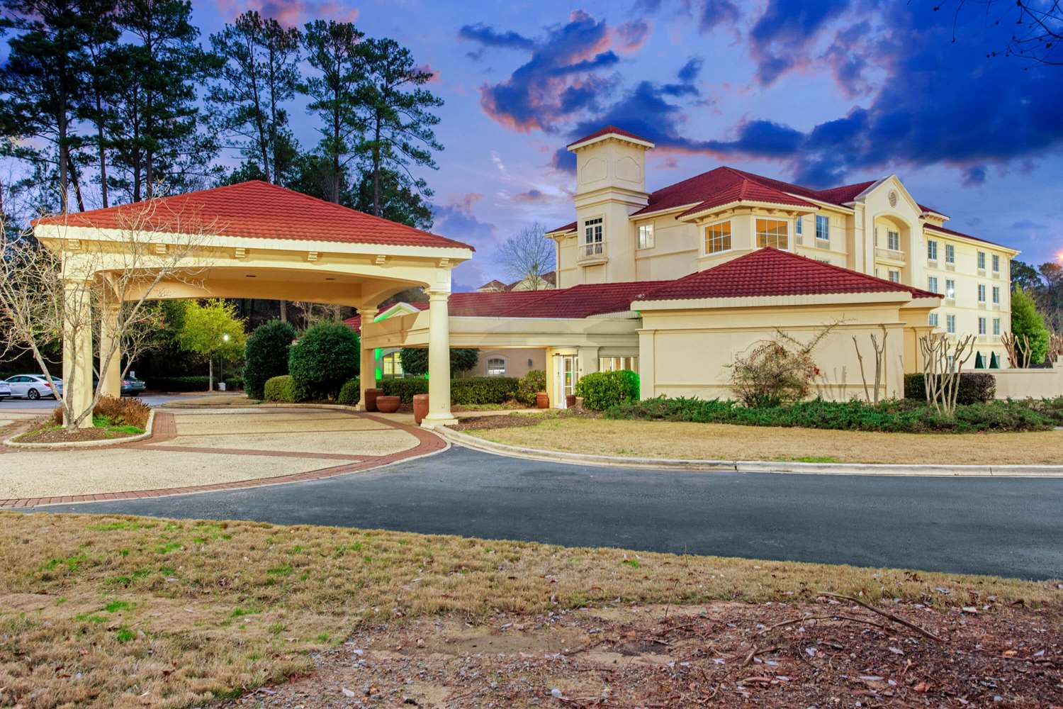 La Quinta Inn & Suites by Wyndham Birmingham Hoover 2/43