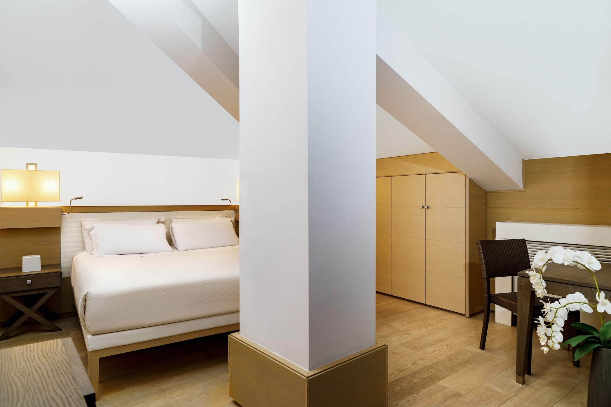 Penthouse, Suite, King and Twin Beds, Sea View