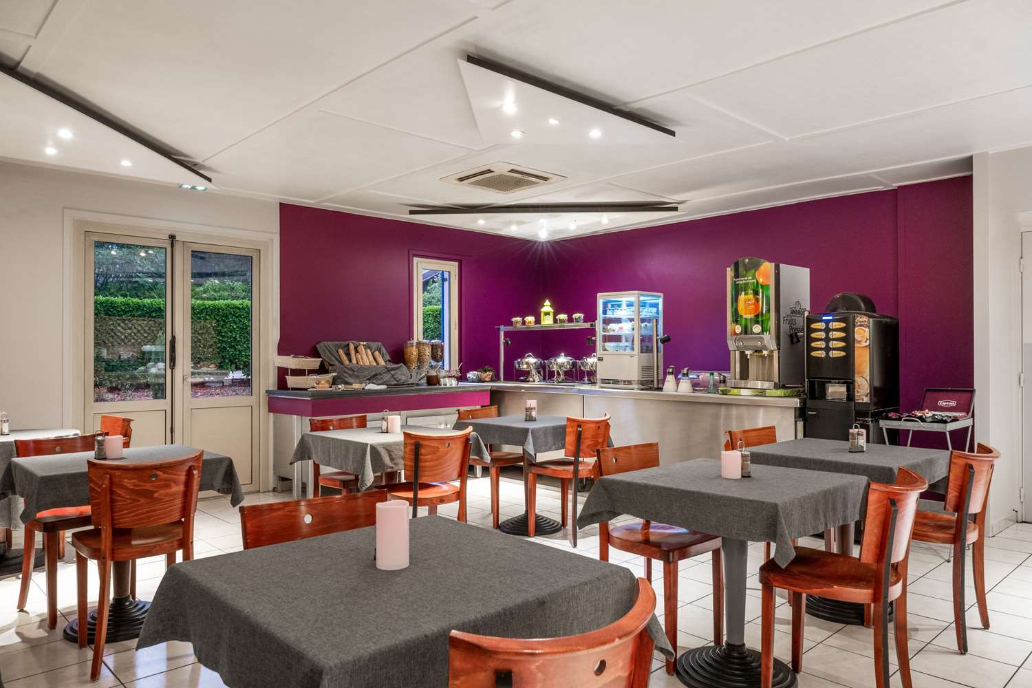 restaurant cafeteria