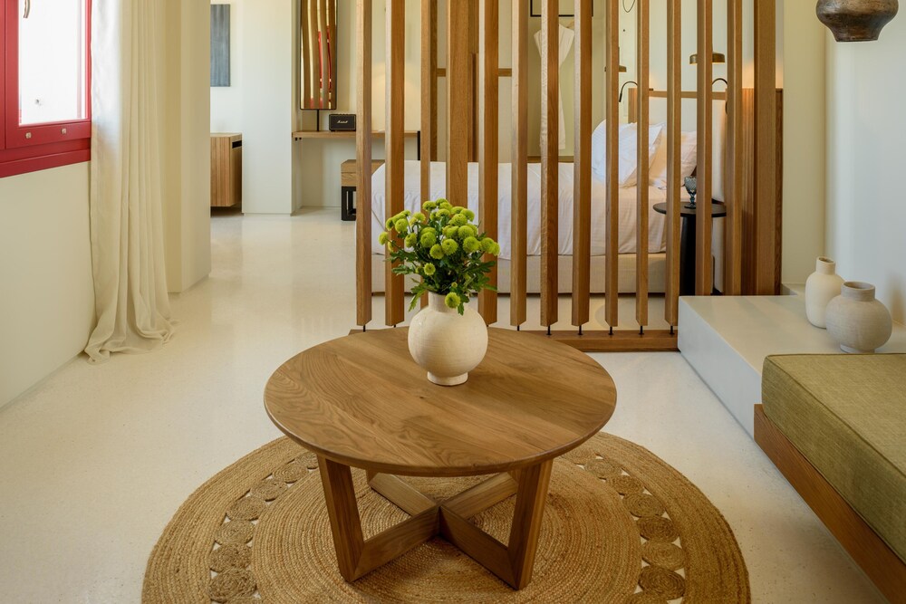 Potnia Theron Suites 58/79