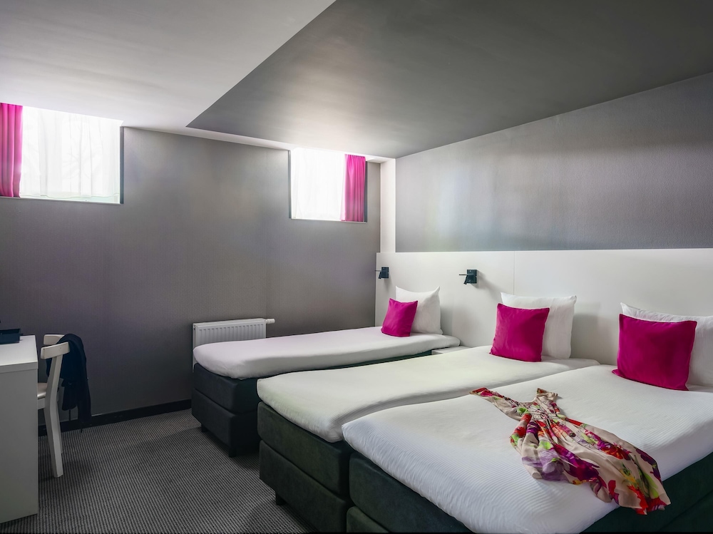 Hotel Ibis Styles Amsterdam Amstel 24/64